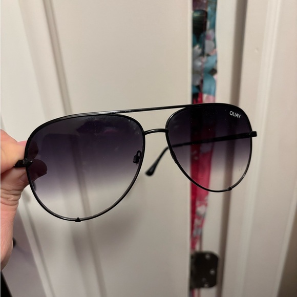 High Key Quay Sunglasses - Picture 8 of 8